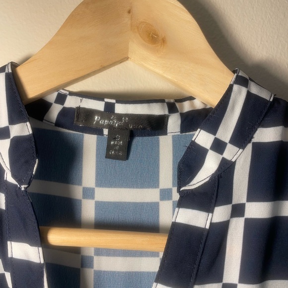 Papaya blue and white windowpane pattern romper, 3/4 sleeve size small - Picture 11 of 14